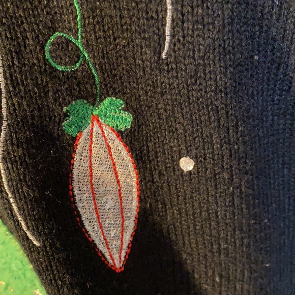 Vintage Christmas Sweater - Picture 7 of 14